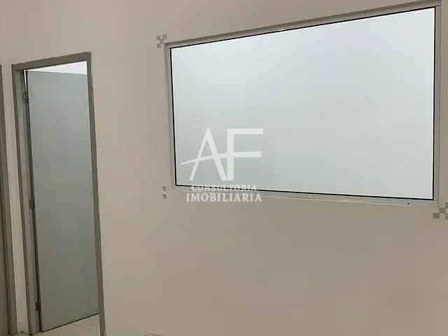 Sala para alugar, no bairro Centro em Taubaté