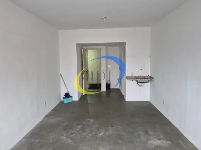 Sala para alugar, no bairro Madureira em Rio de Janeiro