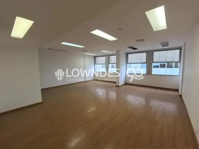 Sala com 113m², para alugar, no bairro Centro em Rio de Janeiro