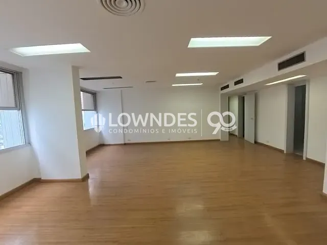 Sala com 113m², para alugar, no bairro Centro em Rio de Janeiro