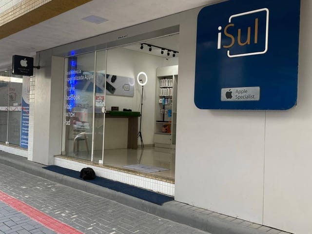 Sala à venda, no bairro Meia Praia em Itapema