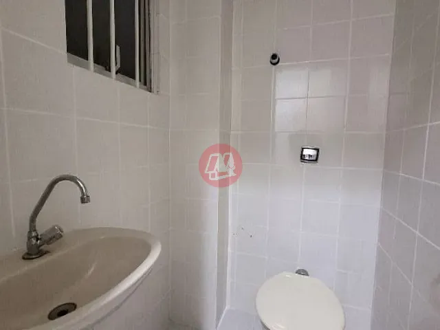 Sala com 35m², para alugar, no bairro Rio Branco em Porto Alegre