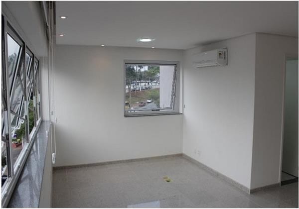 Sala com 35m², para alugar, no bairro Parque Jabaquara em São Paulo