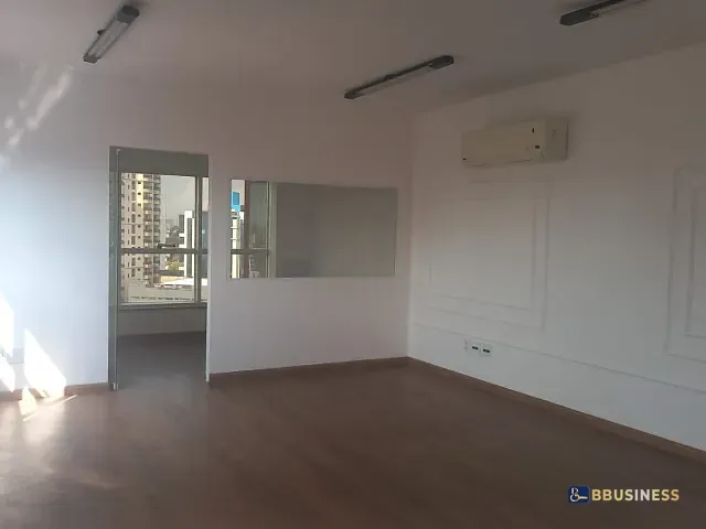 Sala para alugar, no bairro Vila Gilda em Santo André