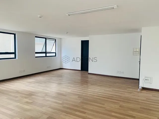 Sala para alugar, no bairro Cerqueira César em São Paulo