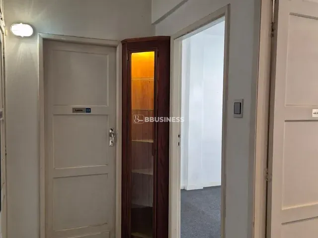 Sala à venda, no bairro Centro Histórico em Porto Alegre