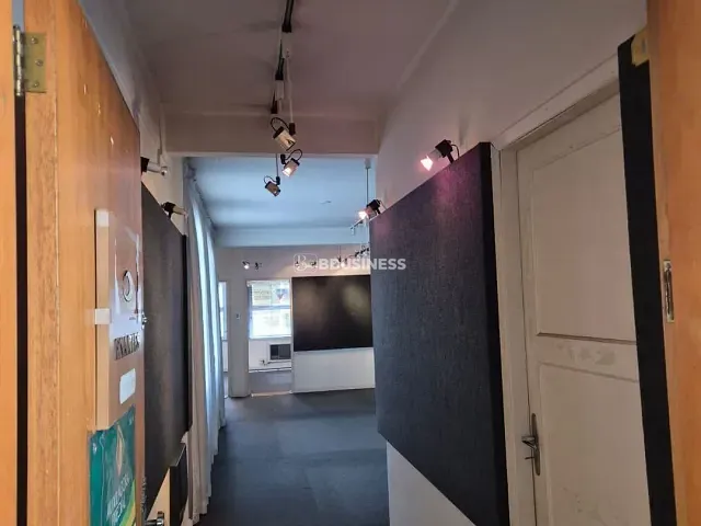 Sala à venda, no bairro Centro Histórico em Porto Alegre