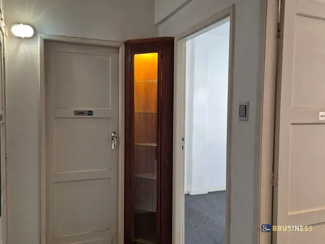 Sala à venda, no bairro Centro Histórico em Porto Alegre