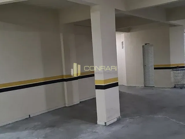 Sala com 100m², à venda, no bairro Meia Praia em Itapema