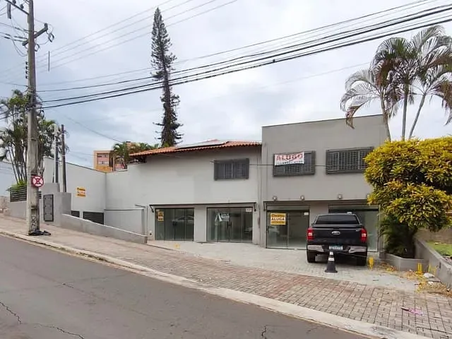 Sala com 110m², para alugar, no bairro Vila Ipiranga em Londrina