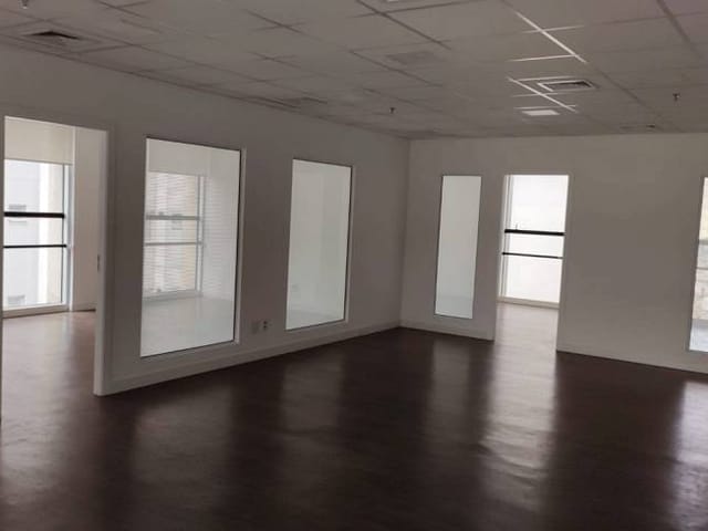 Sala com 540m², à venda ou para alugar, no bairro Chácara Santo Antônio (Zona Sul) em São Paulo