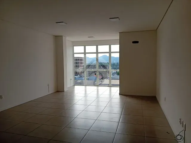 Sala para alugar, no bairro Languiru em Teutônia