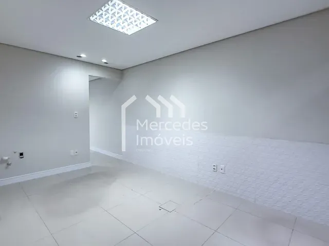 Sala para alugar, no bairro Centro em Itajaí