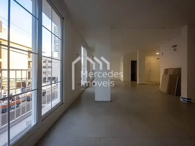 Sala para alugar, no bairro Centro em Itajaí