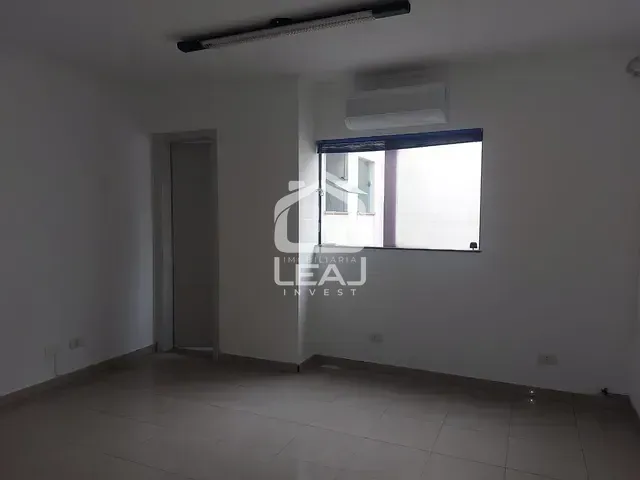 Sala com 30m², para alugar, no bairro Vila Nova Conceição em São Paulo