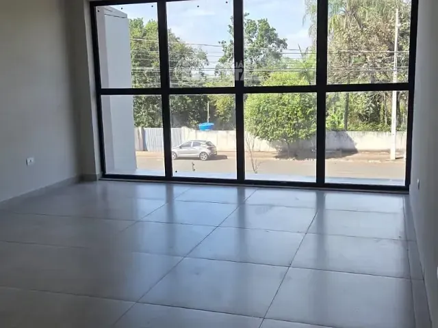 Sala com 35m², para alugar, no bairro San Conrado em Londrina