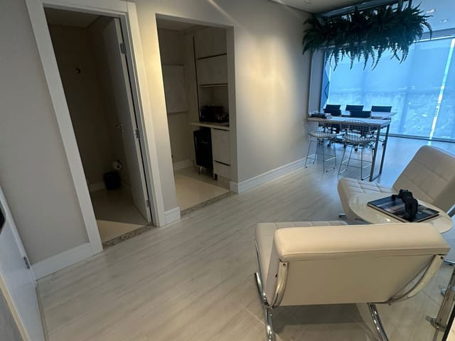 Sala à venda, no bairro Centro em Balneário Camboriú