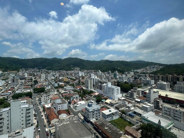 Sala à venda, no bairro Centro em Balneário Camboriú