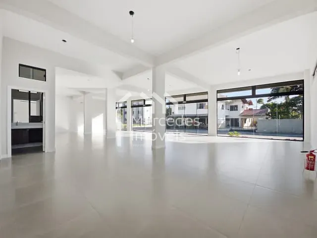 Sala com 180m², para alugar, no bairro São Judas em Itajaí