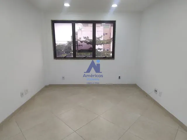 Sala com 33m², para alugar, no bairro Recreio dos Bandeirantes em Rio de Janeiro