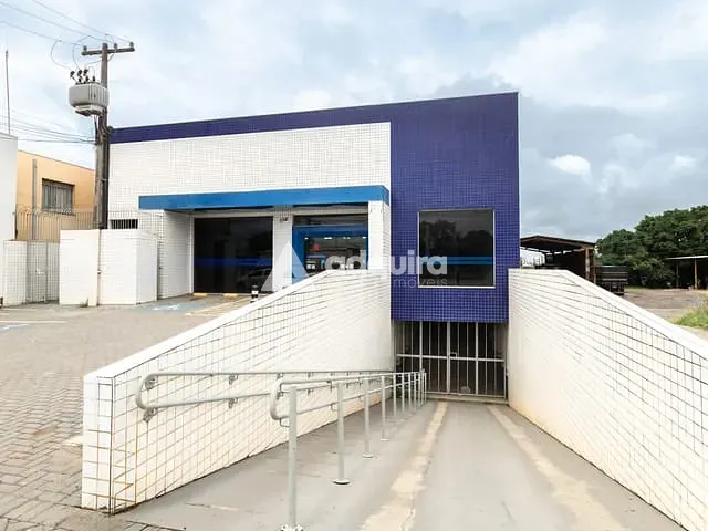 Sala com 1218m², para alugar, no bairro Chapada em Ponta Grossa