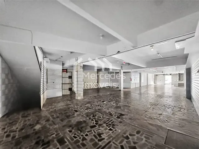 Sala para alugar, no bairro Centro em Itajaí