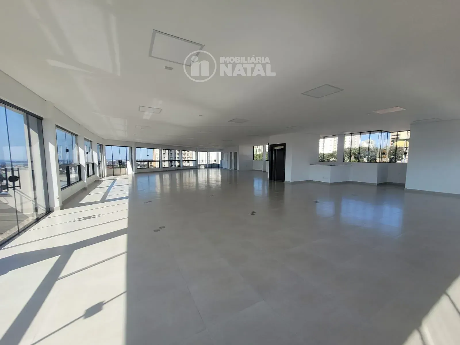 Sala-Conjunto, 400 m² - Foto 1