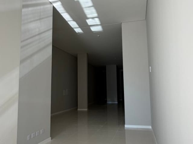 Sala à venda, no bairro Centro em Itapema