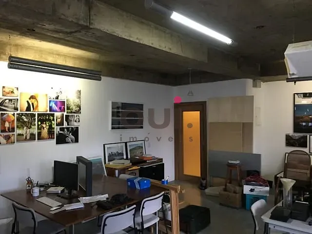 Sala à venda, no bairro Itaim Bibi em São Paulo