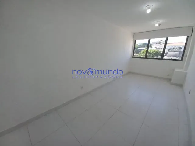 Sala com 24m², para alugar, no bairro Tijuca em Rio de Janeiro