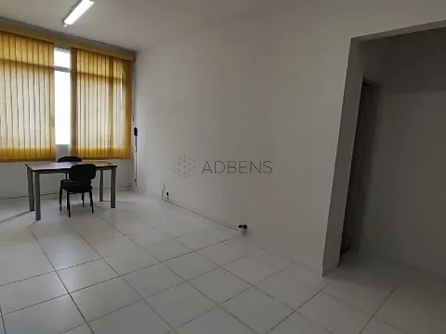 Sala à venda ou para alugar, no bairro República em São Paulo