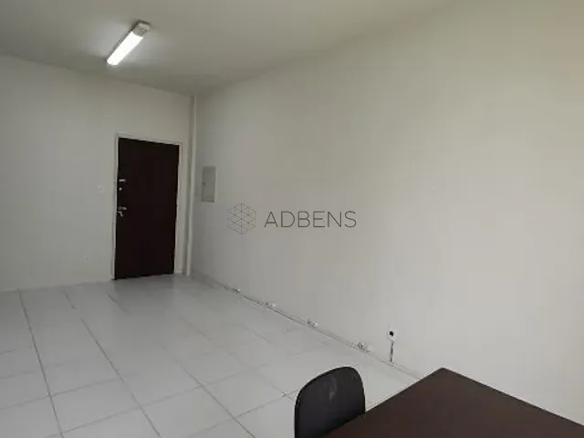 Sala à venda ou para alugar, no bairro República em São Paulo