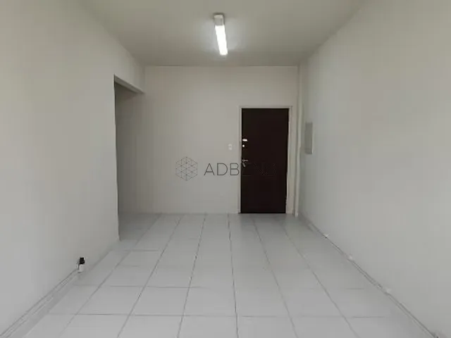 Sala à venda ou para alugar, no bairro República em São Paulo