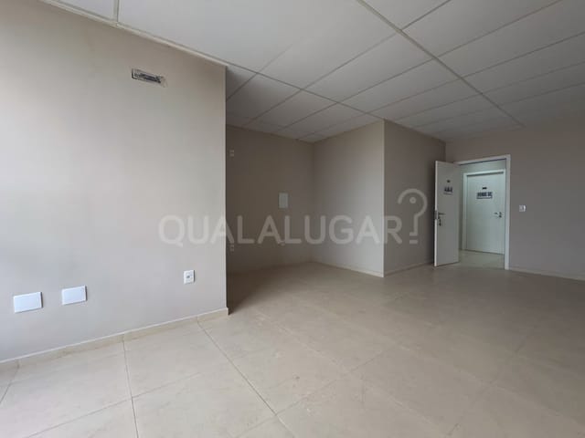 Sala para alugar, no bairro Aeroporto em Tubarão