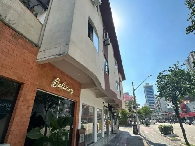 Sala à venda, no bairro Centro em Balneário Camboriú