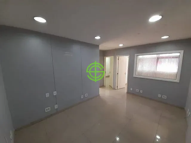 Sala com 52m², para alugar, no bairro Benfica em Rio de Janeiro