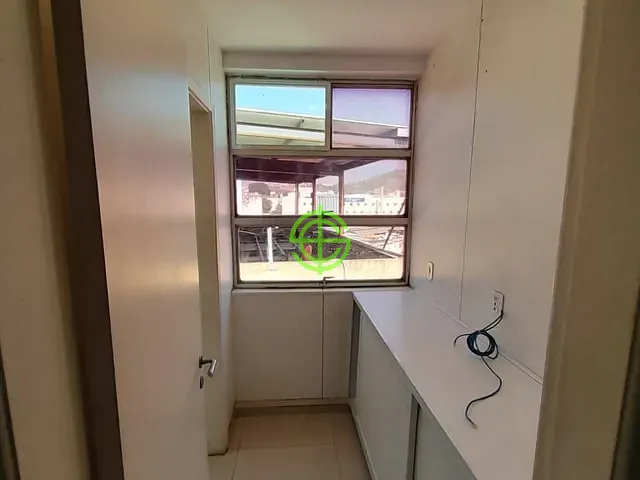 Sala com 52m², para alugar, no bairro Benfica em Rio de Janeiro