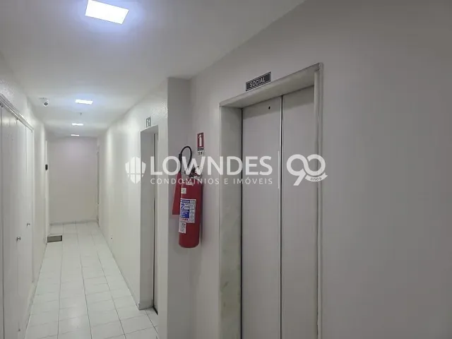Sala à venda, no bairro Leme em Rio de Janeiro