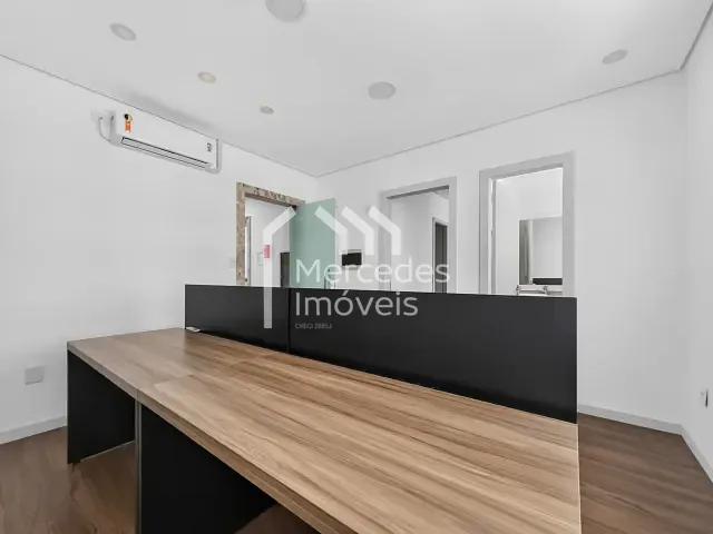 Sala com 120m², para alugar, no bairro Centro em Itajaí