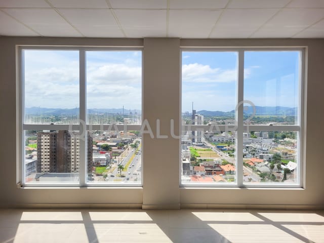 Sala para alugar, no bairro Aeroporto em Tubarão