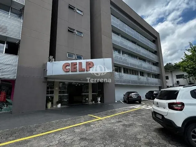 Sala com 83m², para alugar, no bairro Garcia em Blumenau
