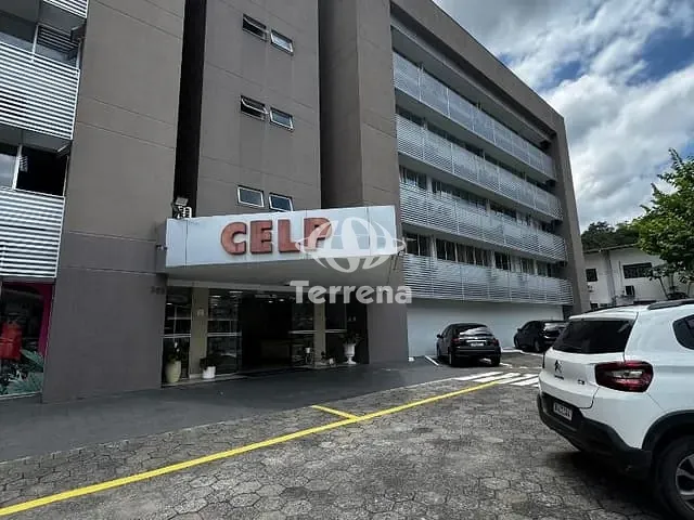 Sala com 83m², para alugar, no bairro Garcia em Blumenau