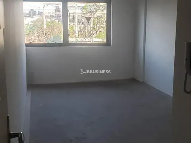 Sala à venda, no bairro São Sebastião em Porto Alegre