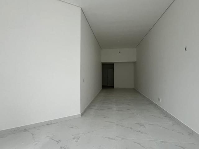 Sala à venda, no bairro Meia Praia em Itapema