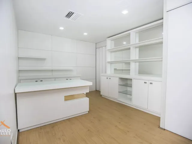 Sala à venda, no bairro Centro em Curitiba