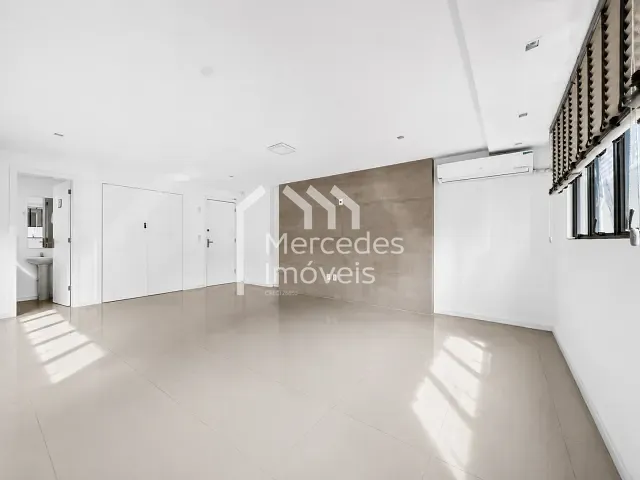 Sala com 39m², para alugar, no bairro Centro em Itajaí