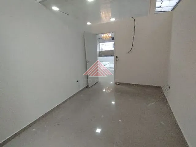 Sala com 12m², para alugar, no bairro Jardim Quarto Centenário em Mauá