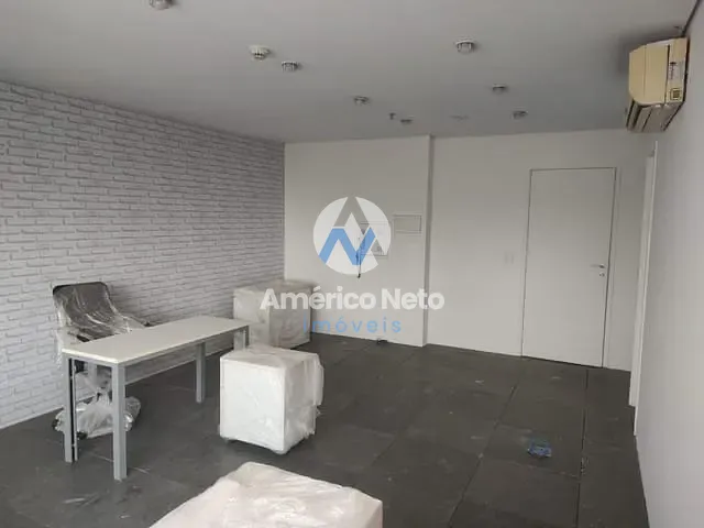 Sala com 32m², à venda, no bairro São Judas em São Paulo