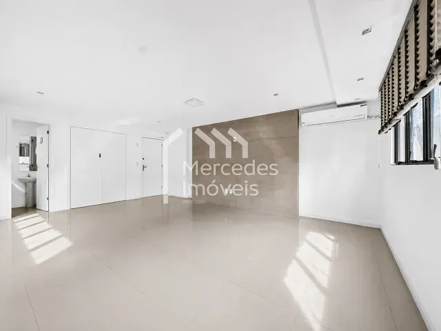 Sala com 39m², à venda, no bairro Centro em Itajaí