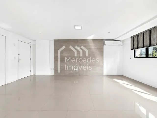 Sala com 39m², à venda, no bairro Centro em Itajaí